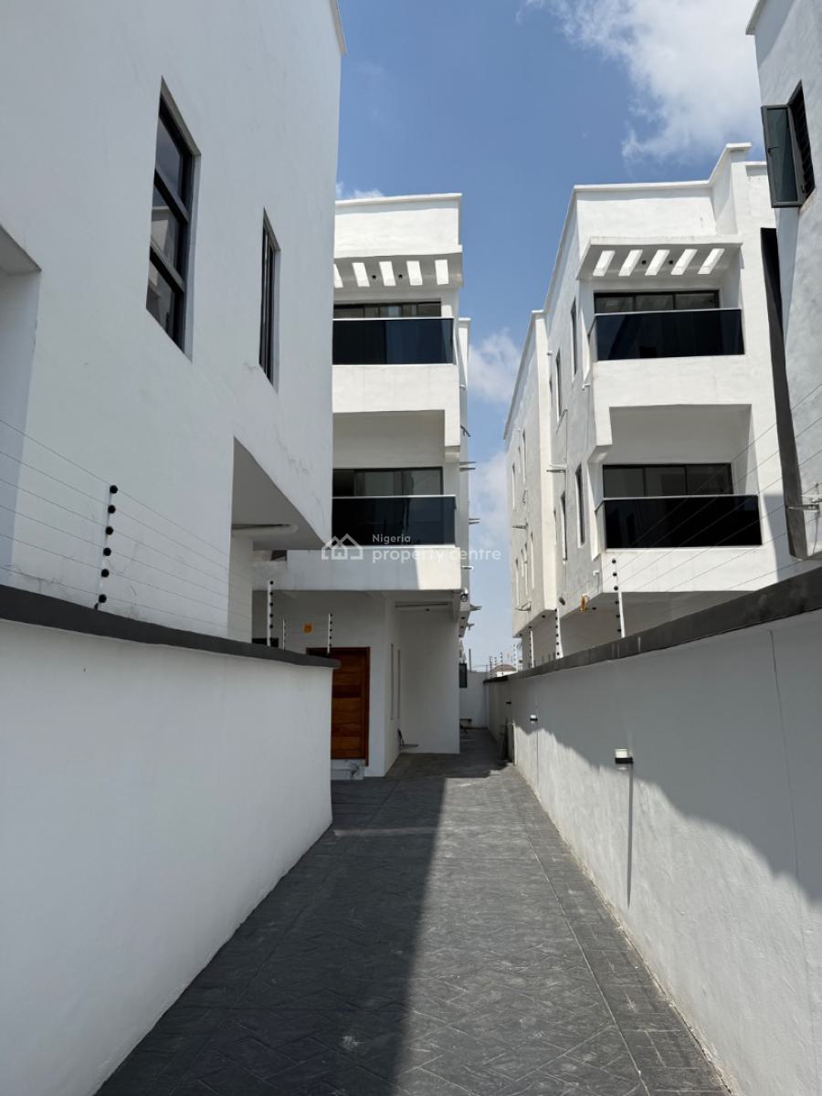 5 Bedroom Fully Detached Duplex for Distress, Ologolo Lekki, Ologolo, Lekki, Lagos, Detached Duplex for Sale