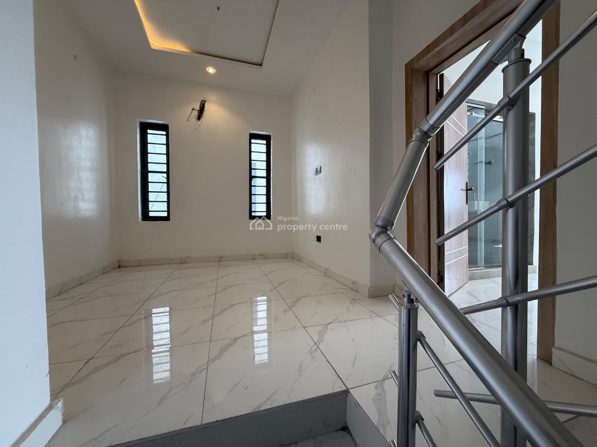 5 Bedroom Fully Detached Duplex for Distress, Ologolo Lekki, Ologolo, Lekki, Lagos, Detached Duplex for Sale