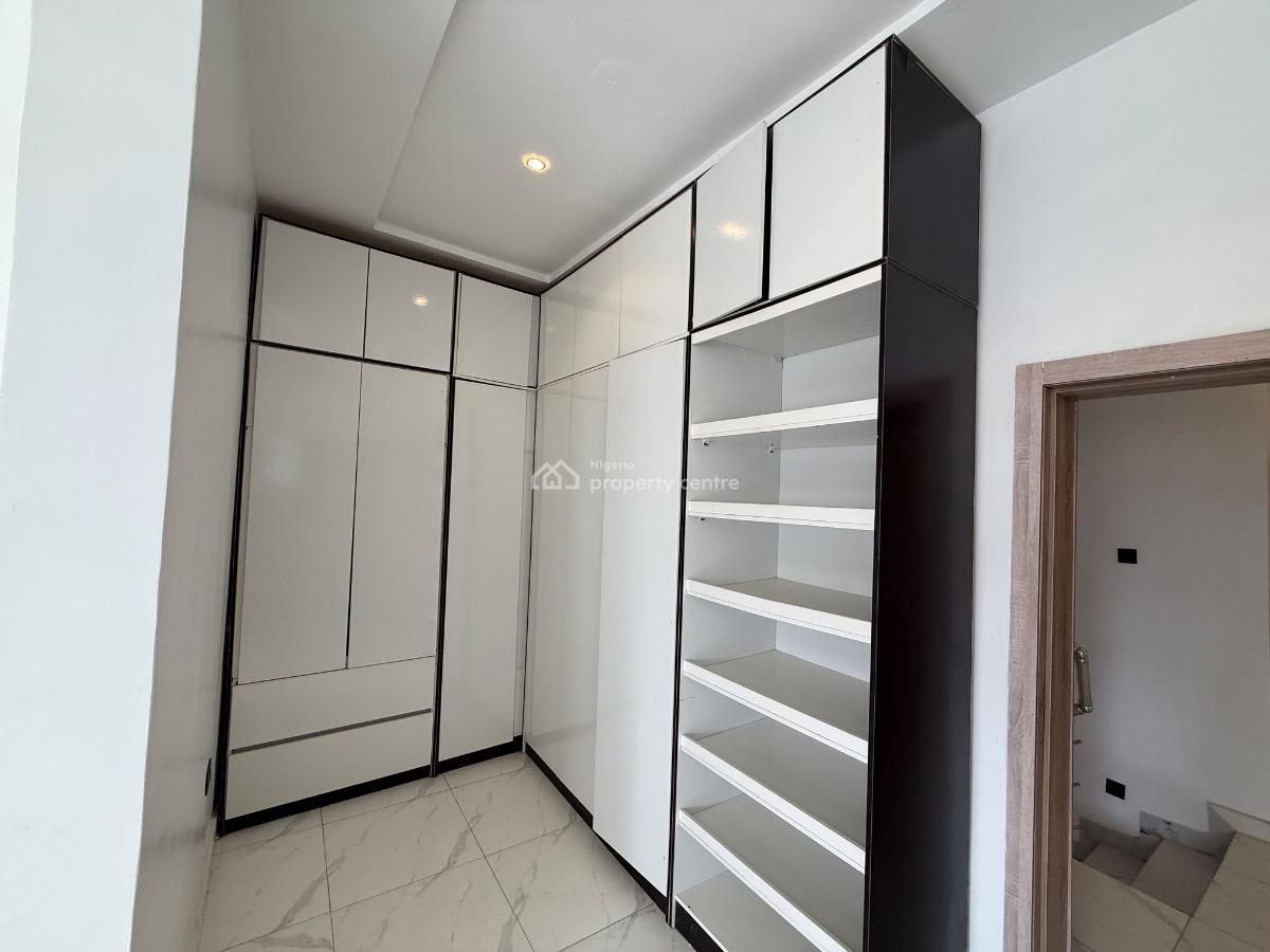 5 Bedroom Fully Detached Duplex for Distress, Ologolo Lekki, Ologolo, Lekki, Lagos, Detached Duplex for Sale