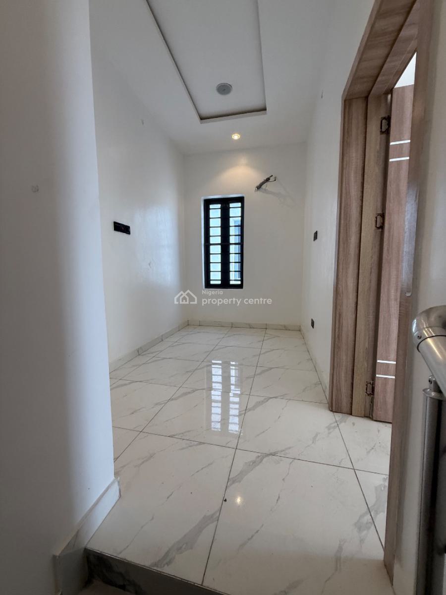 5 Bedroom Fully Detached Duplex for Distress, Ologolo Lekki, Ologolo, Lekki, Lagos, Detached Duplex for Sale