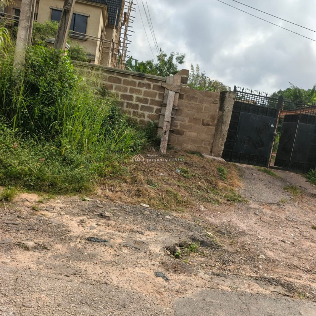 Old Bungalow on 2400sqm of Land, Inside Kobiowu Crescent Iyaganku Gra, Ibadan, Oyo, Residential Land for Sale