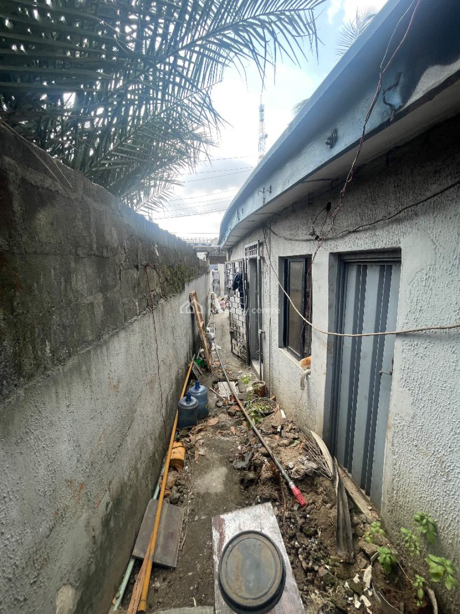 Renovation Office Space, Along Funsho Williams Avenue, Alaka, Surulere, Lagos, Office Space for Rent