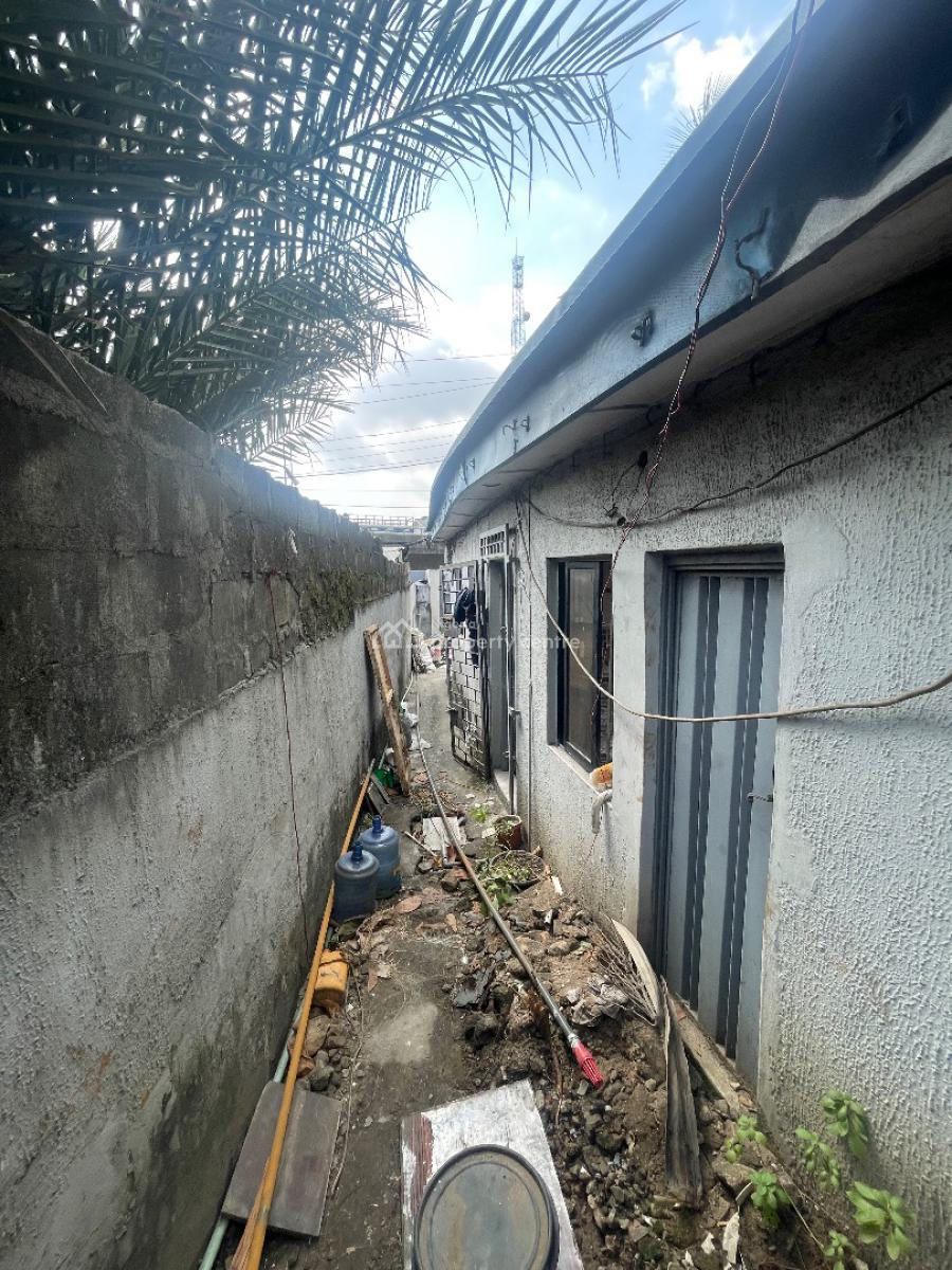 Renovation Office Space, Along Funsho Williams Avenue, Alaka, Surulere, Lagos, Office Space for Rent