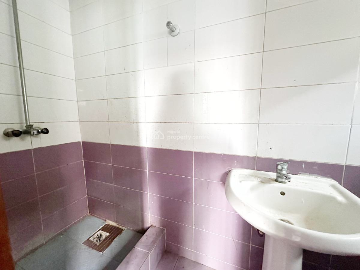 a Well Maintained Spacious 3 Bedroom Flat, Gra Phase 1, Magodo, Lagos, Flat / Apartment for Rent