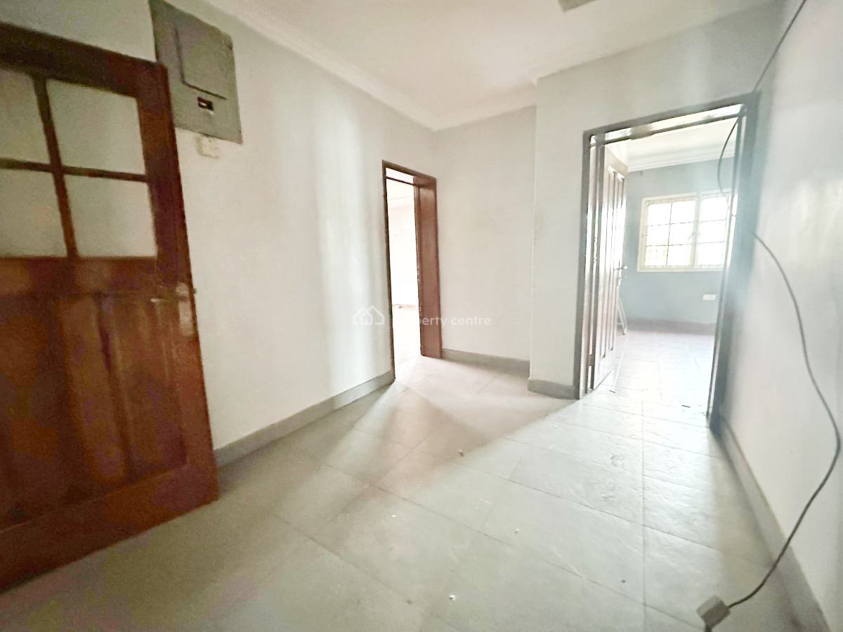 a Well Maintained Spacious 3 Bedroom Flat, Gra Phase 1, Magodo, Lagos, Flat / Apartment for Rent
