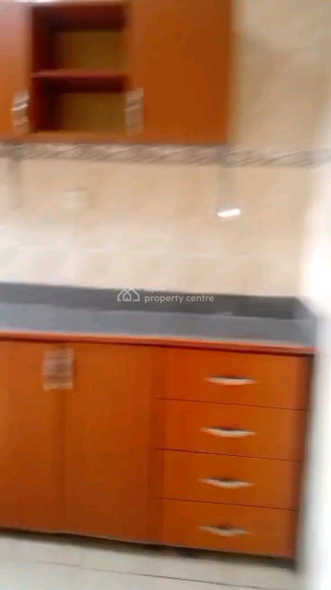Standard 3 Bedroom Flat  Upstairs Pop with Car Park Kitchen, Off Pedro Street, Iwaya, Yaba, Lagos, Flat / Apartment for Rent