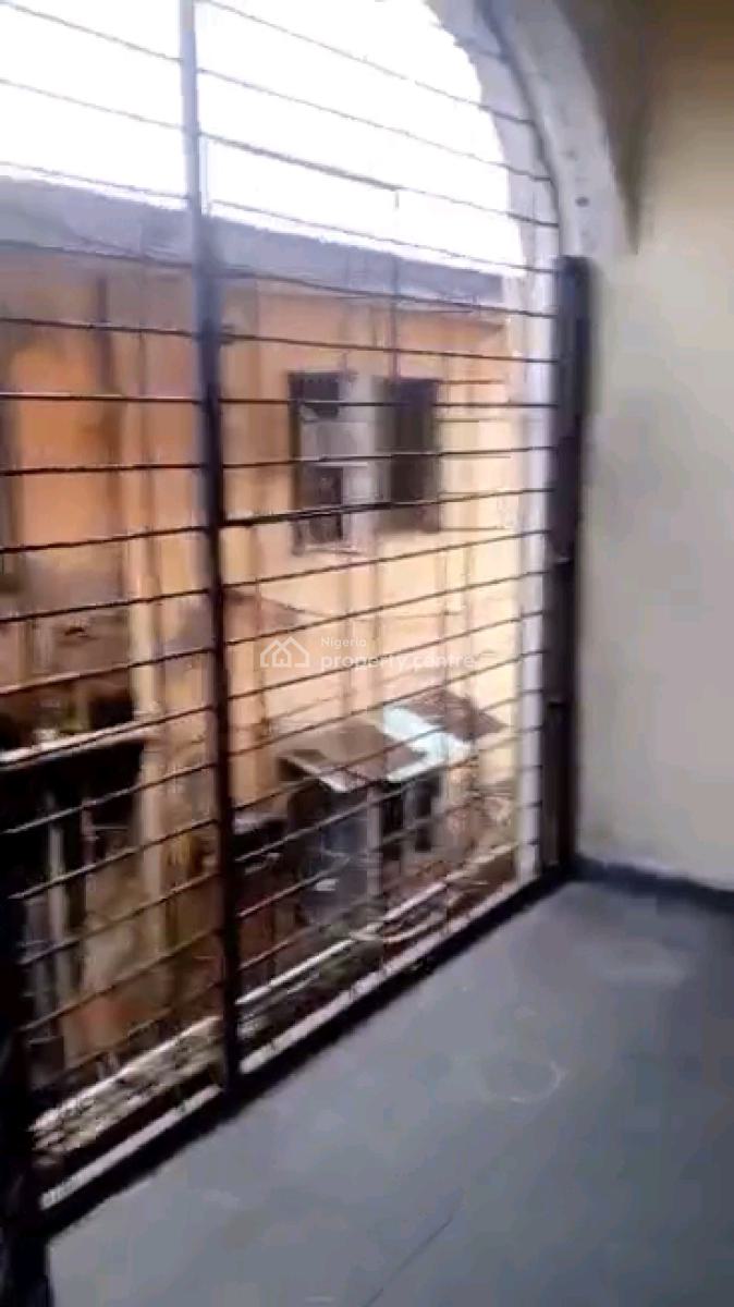 Standard 3 Bedroom Flat  Upstairs Pop with Car Park Kitchen, Off Pedro Street, Iwaya, Yaba, Lagos, Flat / Apartment for Rent