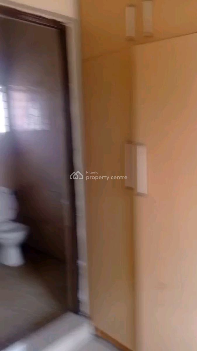 Standard 3 Bedroom Flat  Upstairs Pop with Car Park Kitchen, Off Pedro Street, Iwaya, Yaba, Lagos, Flat / Apartment for Rent