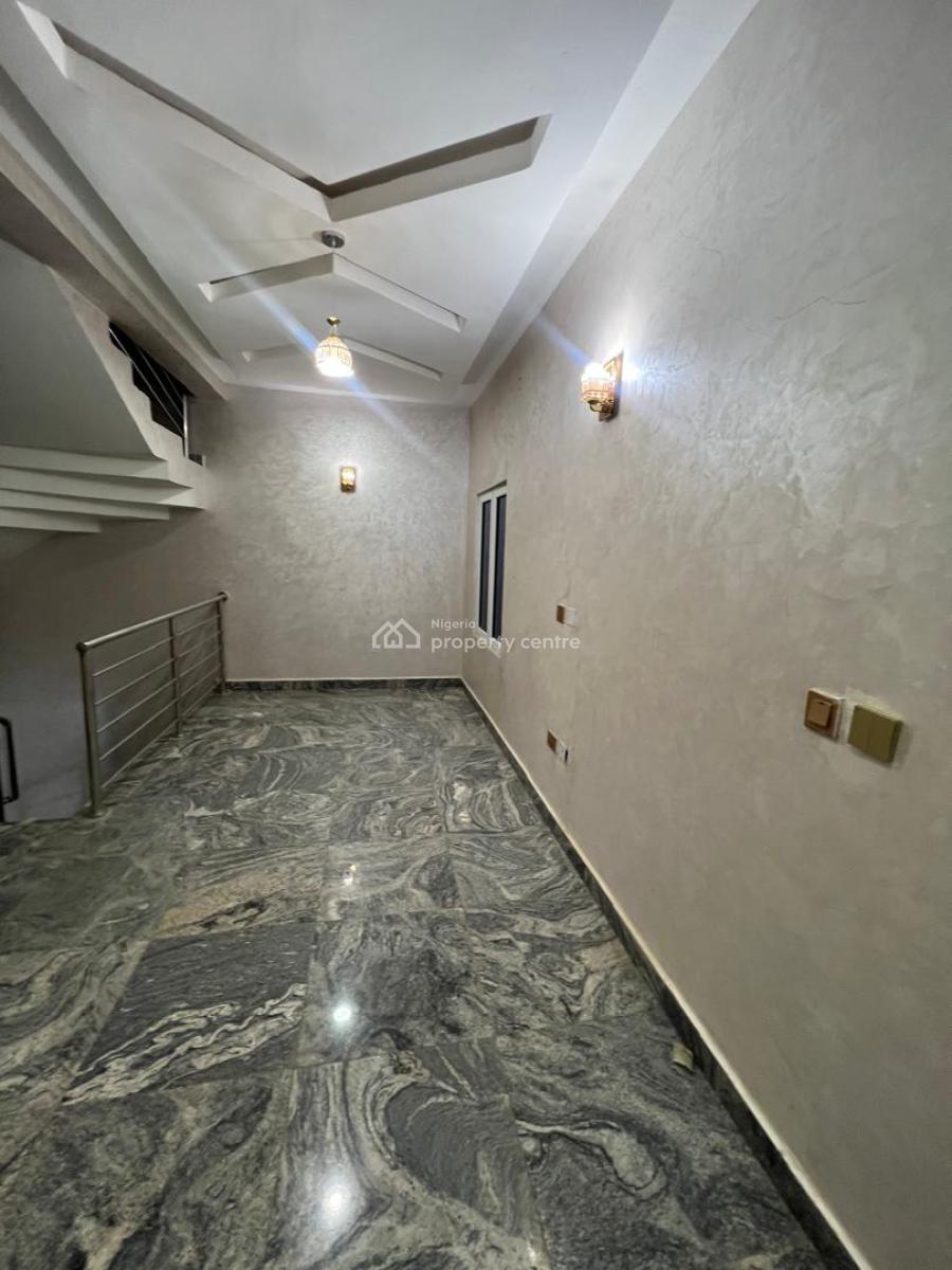 4-bedroom Terrace with Bq- Abuja, Guzape District, Abuja, House for Sale