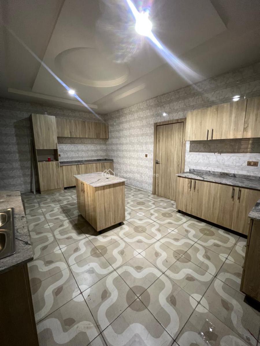 4-bedroom Terrace with Bq- Abuja, Guzape District, Abuja, House for Sale