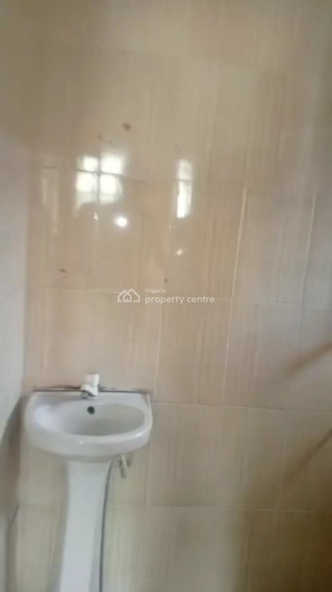 Standard 3 Bedroom Flat, Upstairs, Pop with Car Park, Kitchen Cabinet, Off Pedro Street, Iwaya, Yaba, Lagos, Flat / Apartment for Rent