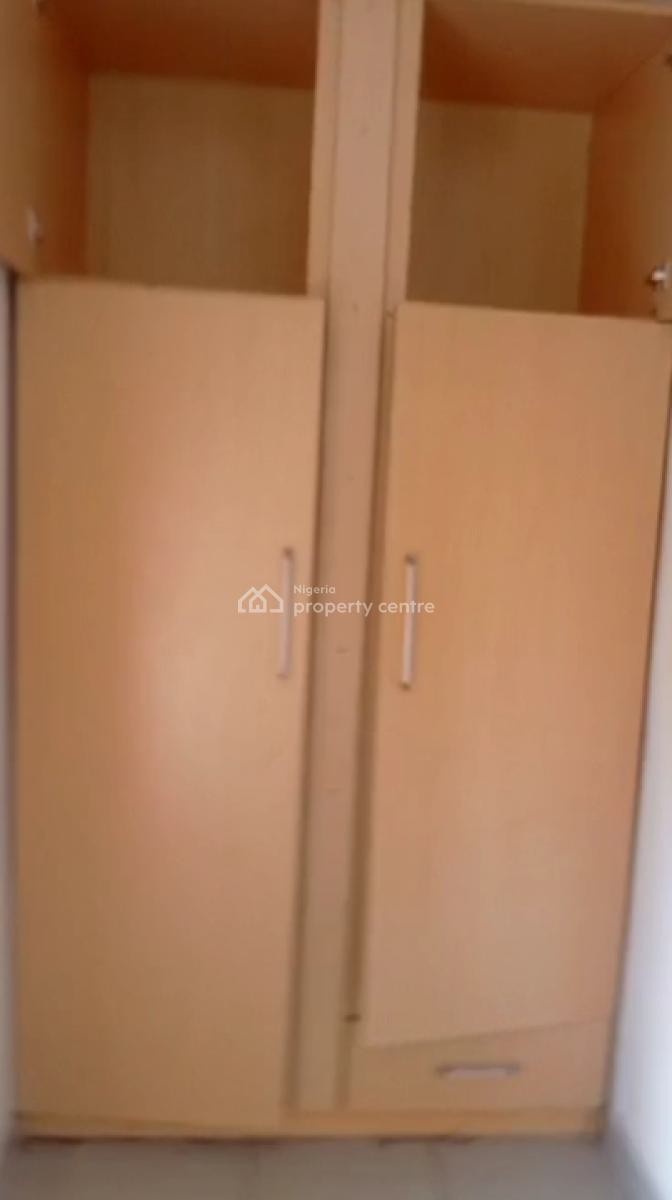 Standard 3 Bedroom Flat, Upstairs, Pop with Car Park, Kitchen Cabinet, Off Pedro Street, Iwaya, Yaba, Lagos, Flat / Apartment for Rent