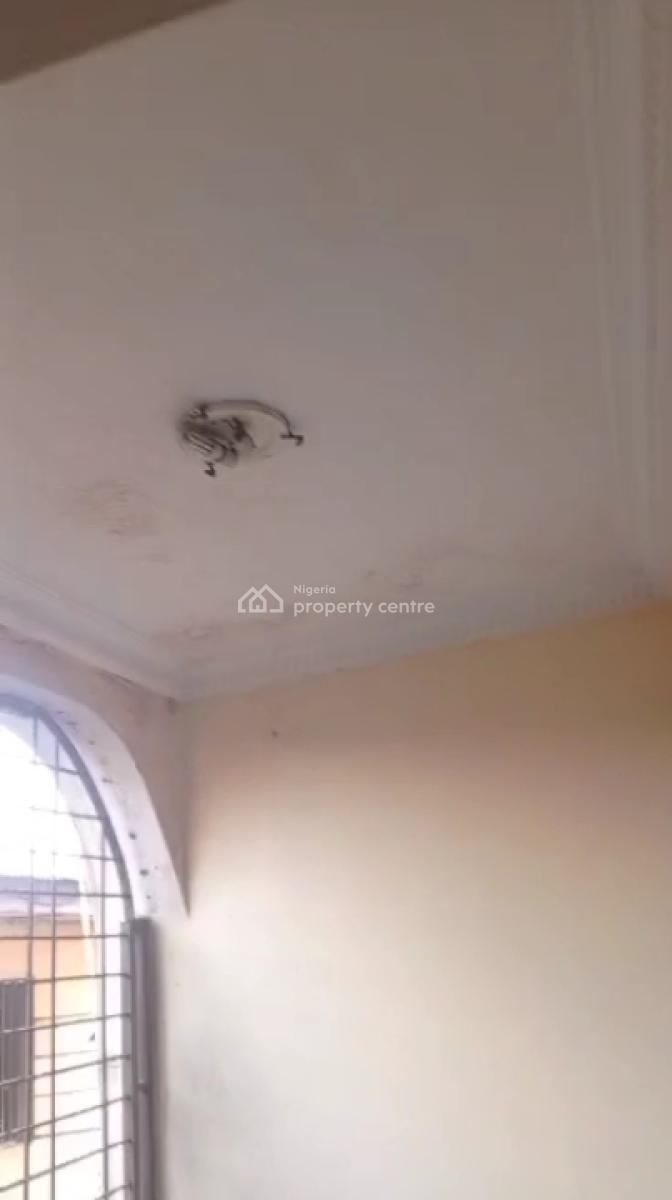 Standard 3 Bedroom Flat, Upstairs, Pop with Car Park, Kitchen Cabinet, Off Pedro Street, Iwaya, Yaba, Lagos, Flat / Apartment for Rent