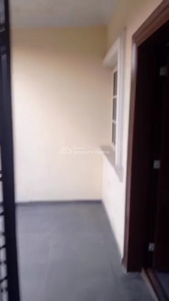 Standard 3 Bedroom Flat, Upstairs, Pop with Car Park, Kitchen Cabinet, Off Pedro Street, Iwaya, Yaba, Lagos, Flat / Apartment for Rent