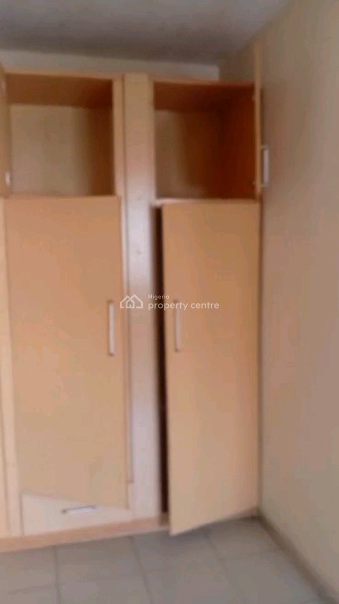 Standard 3 Bedroom Flat, Upstairs, Pop with Car Park, Kitchen Cabinet, Off Pedro Street, Iwaya, Yaba, Lagos, Flat / Apartment for Rent