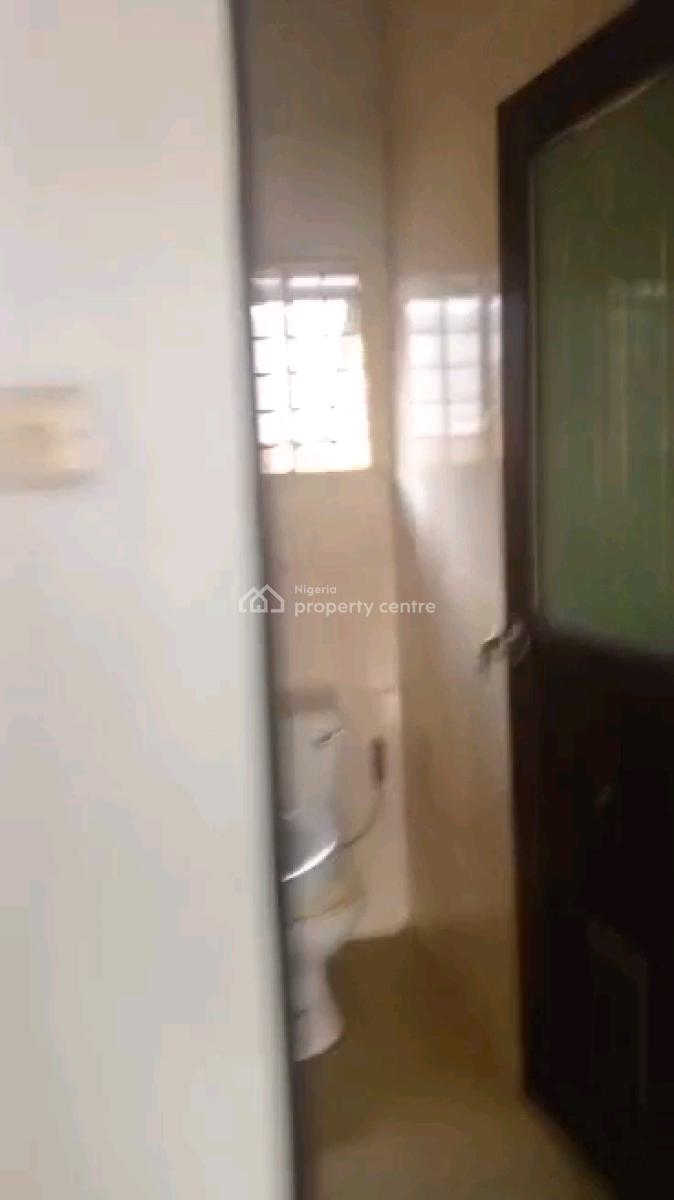 Standard 3 Bedroom Flat, Upstairs, Pop with Car Park, Kitchen Cabinet, Off Pedro Street, Iwaya, Yaba, Lagos, Flat / Apartment for Rent