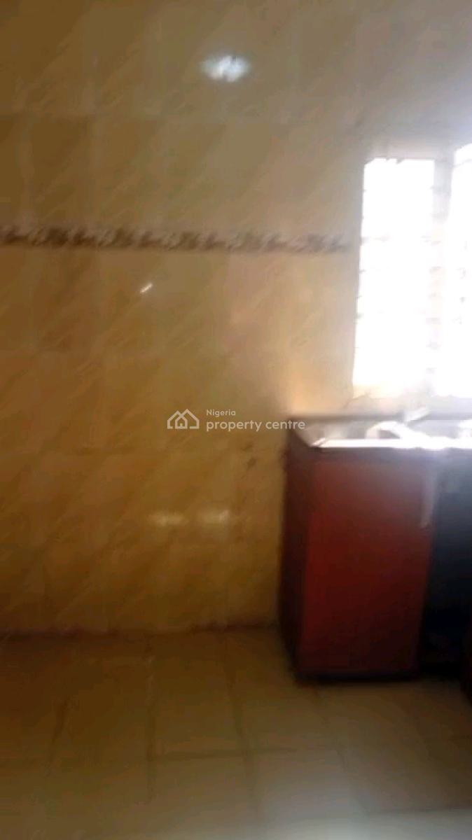 Standard 3 Bedroom Flat, Upstairs, Pop with Car Park, Kitchen Cabinet, Off Pedro Street, Iwaya, Yaba, Lagos, Flat / Apartment for Rent