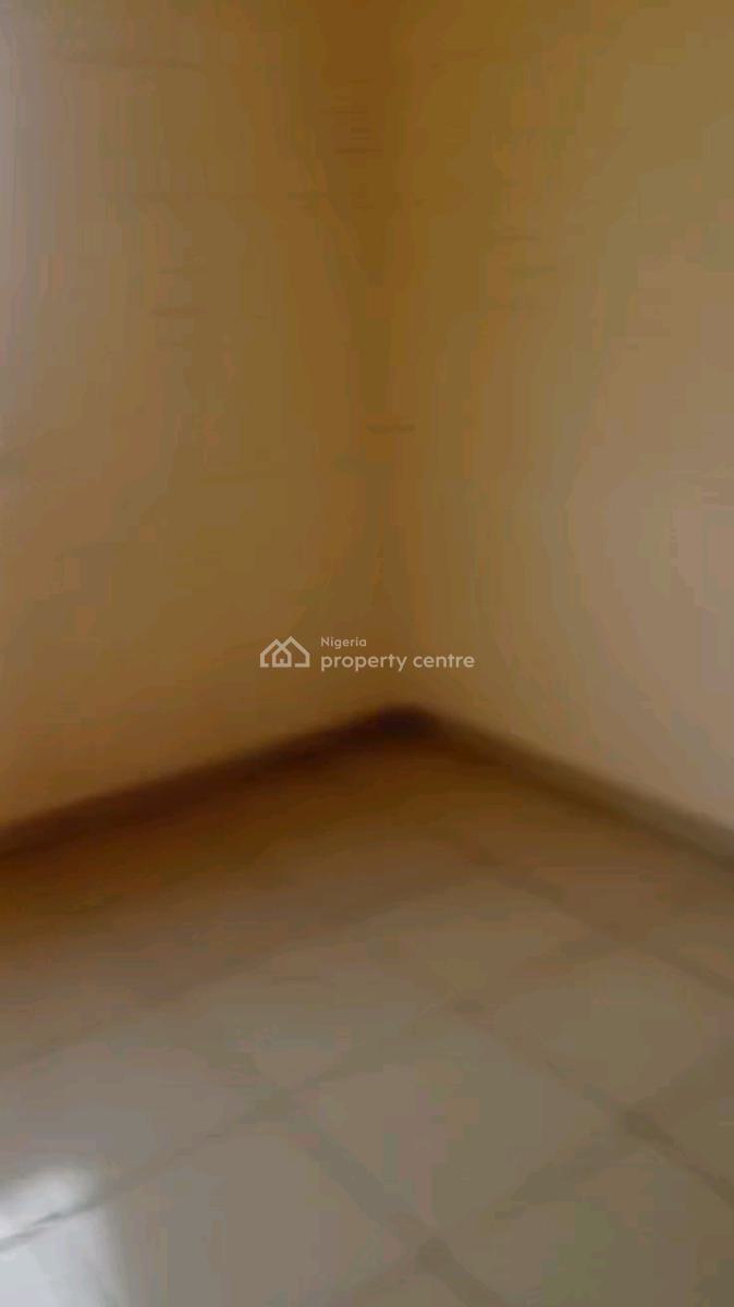 Standard 3 Bedroom Flat, Upstairs, Pop with Car Park, Kitchen Cabinet, Off Pedro Street, Iwaya, Yaba, Lagos, Flat / Apartment for Rent