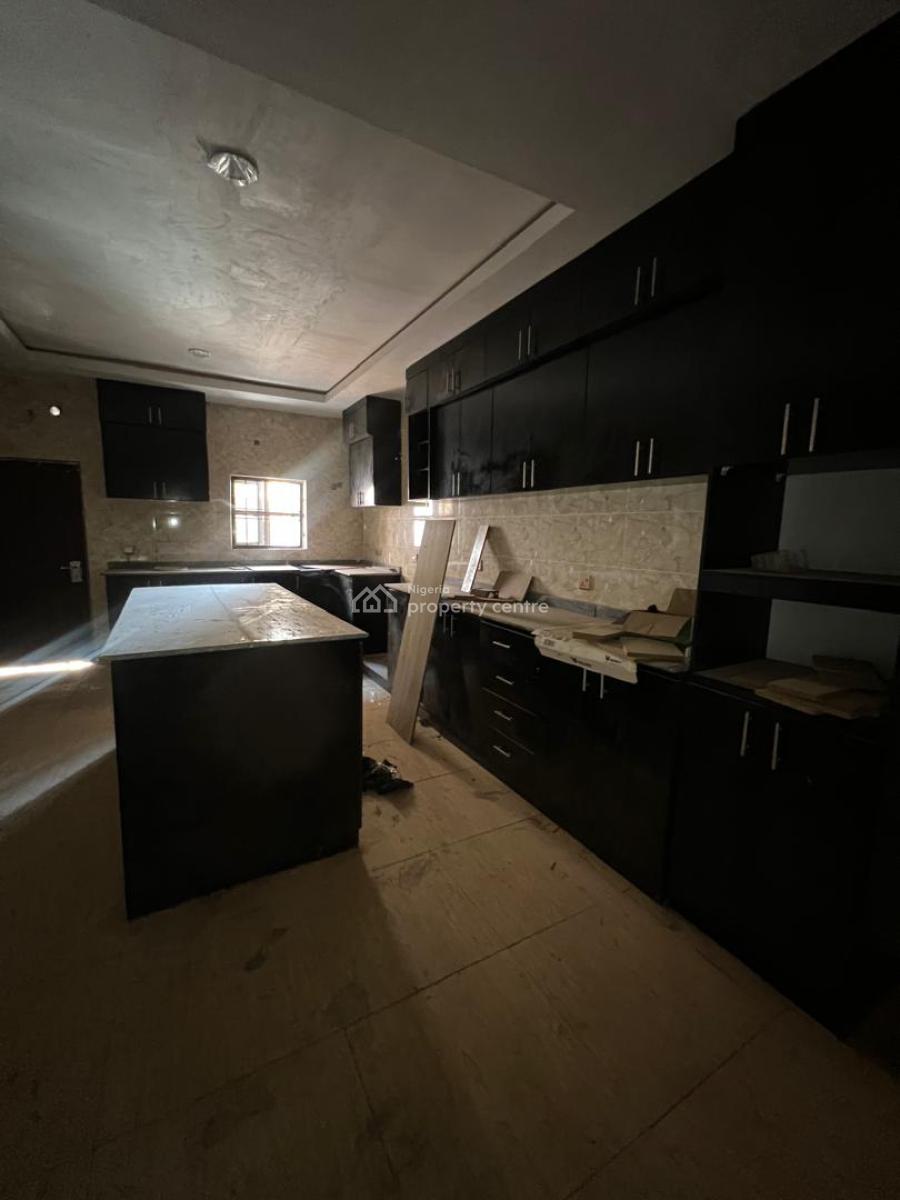 4-bedroom Terrace with Bq- Abuja, Guzape District, Abuja, House for Rent