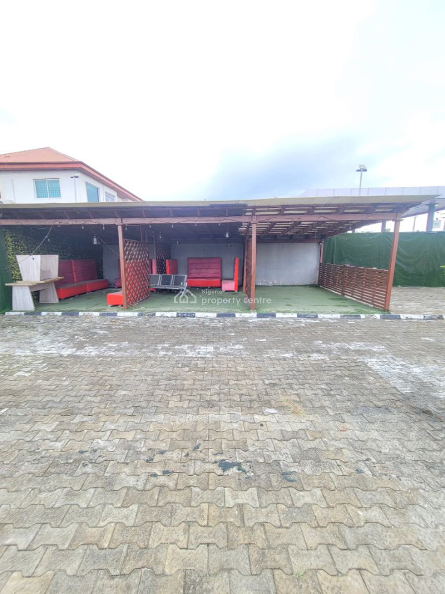 Spacious and Standard Lounge, Sangotedo, Ajah, Lagos, Restaurant / Bar Short Let