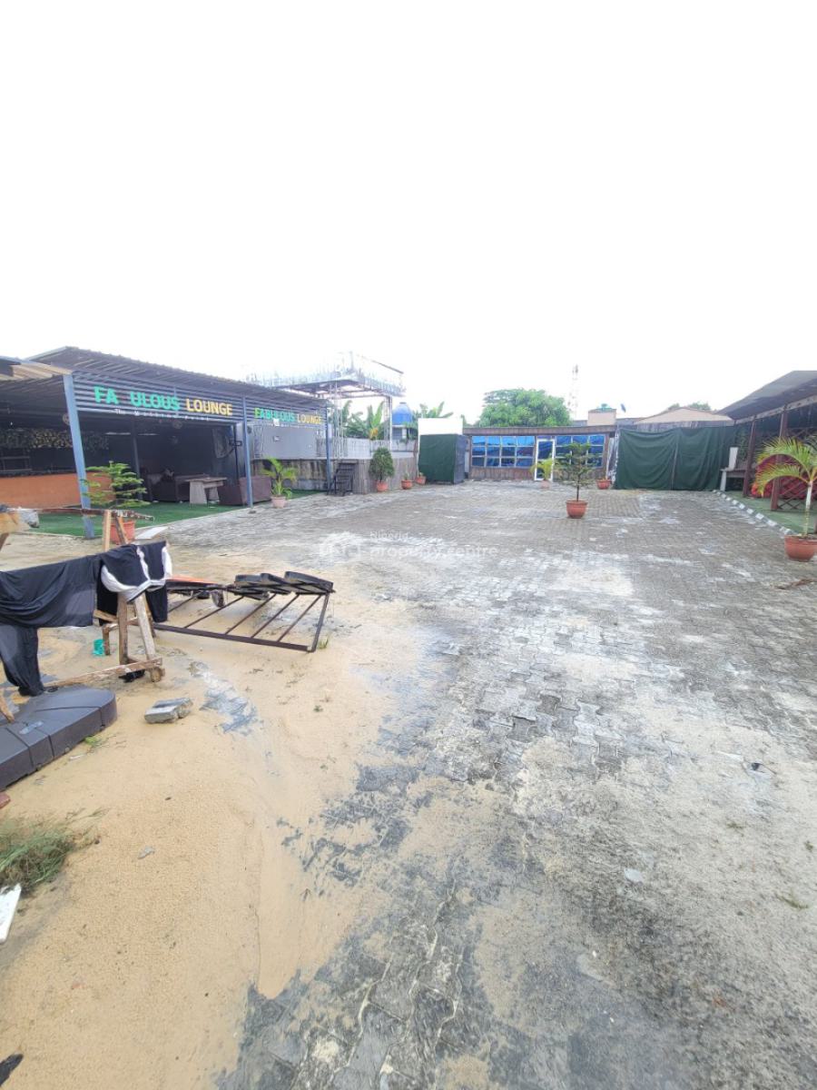 Spacious and Standard Lounge, Sangotedo, Ajah, Lagos, Restaurant / Bar Short Let