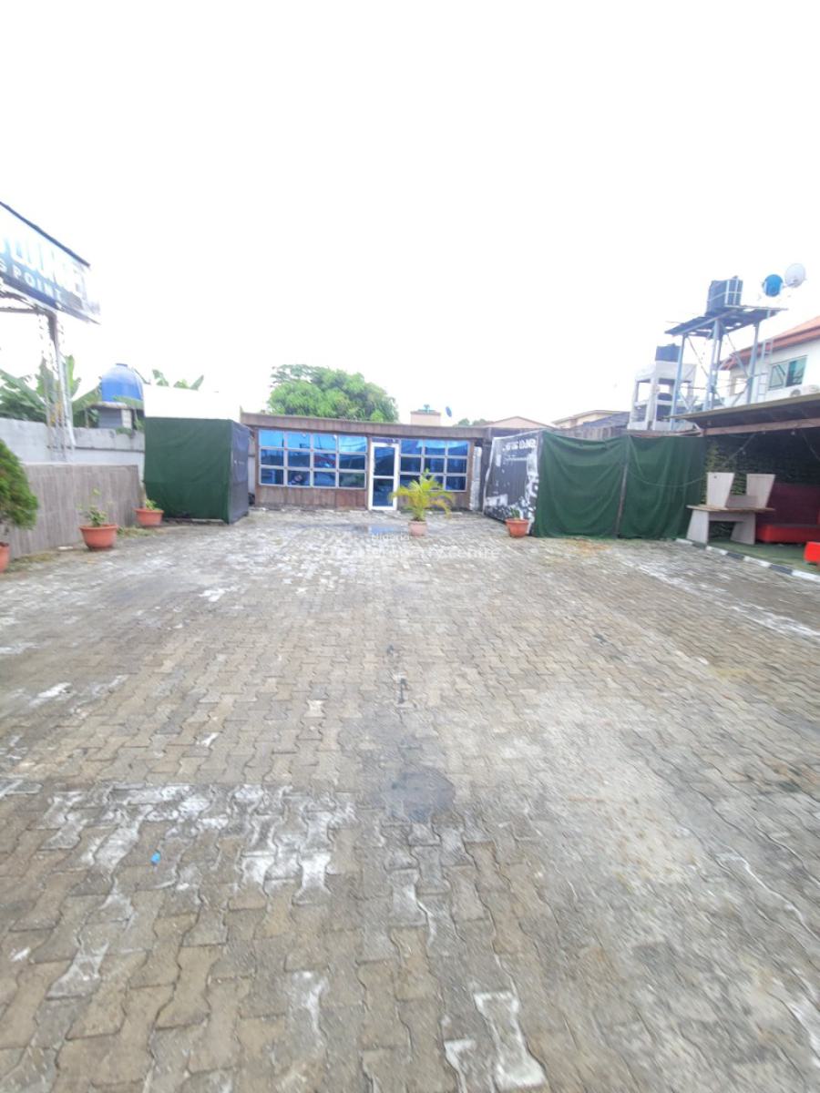 Spacious and Standard Lounge, Sangotedo, Ajah, Lagos, Restaurant / Bar Short Let