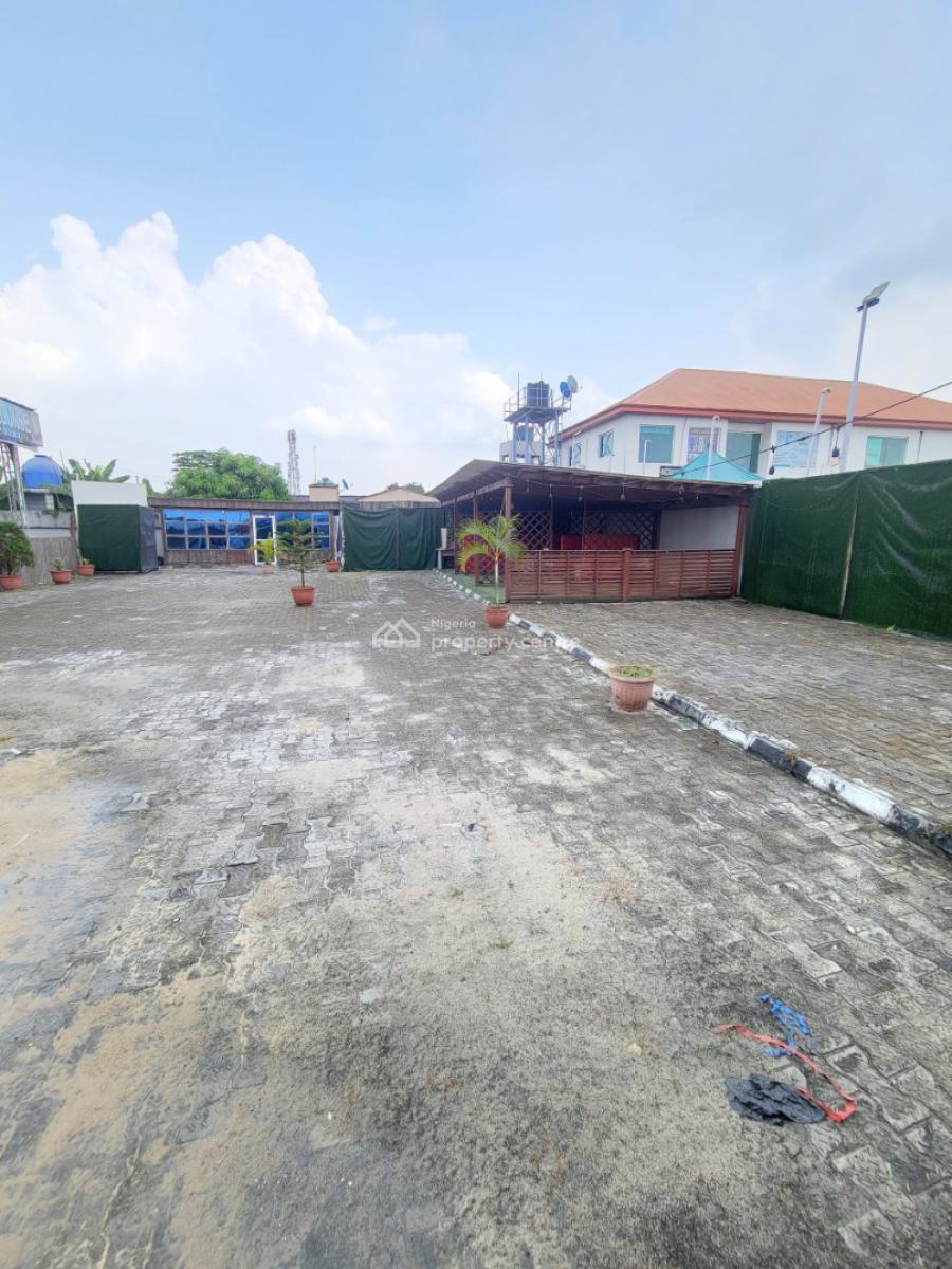 Spacious and Standard Lounge, Sangotedo, Ajah, Lagos, Restaurant / Bar Short Let