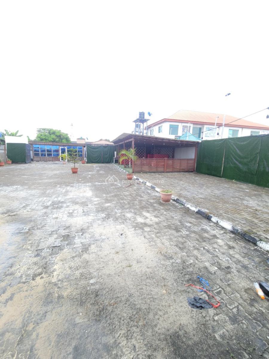 Spacious and Standard Lounge, Sangotedo, Ajah, Lagos, Restaurant / Bar Short Let