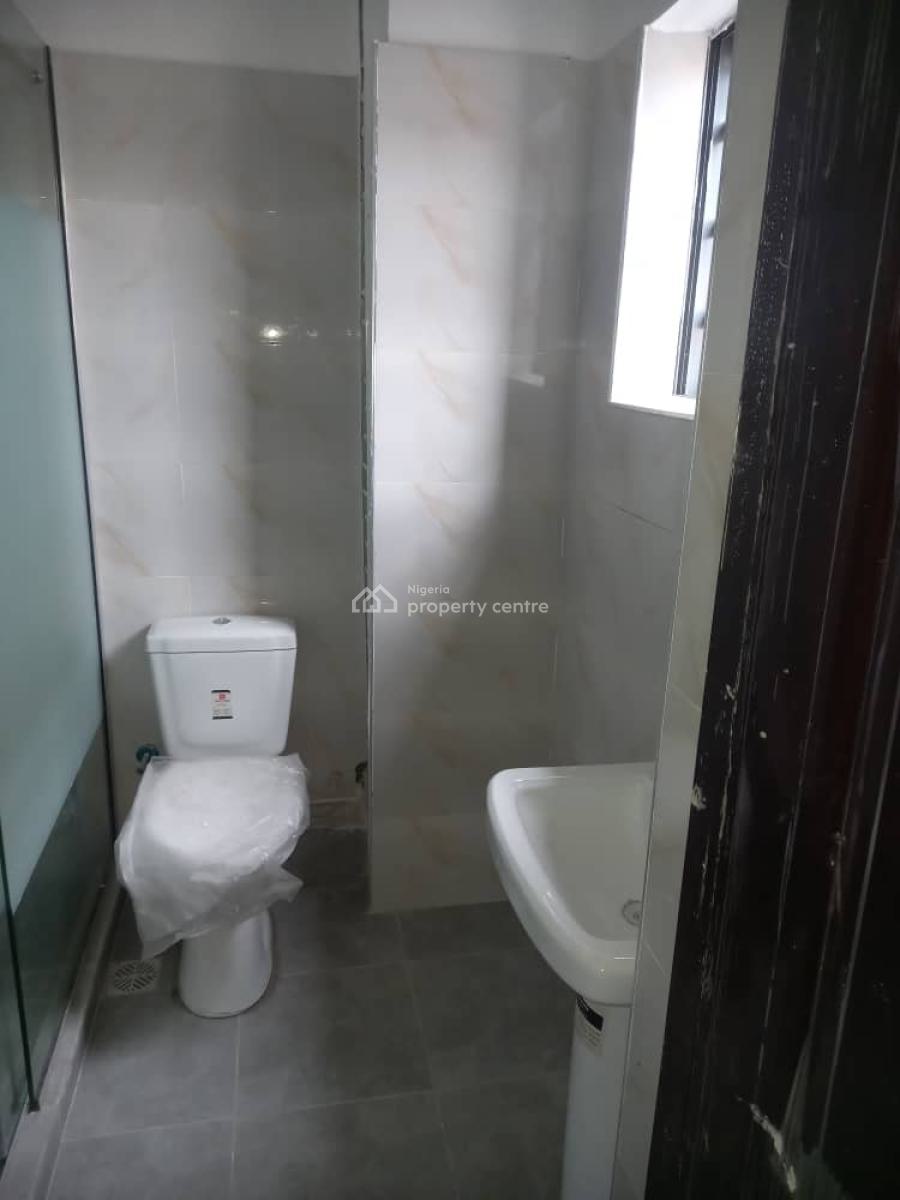 Luxury 3 Bedroom Apartment with Bq, Lekki Phase 1, Lekki, Lagos, Flat / Apartment for Sale