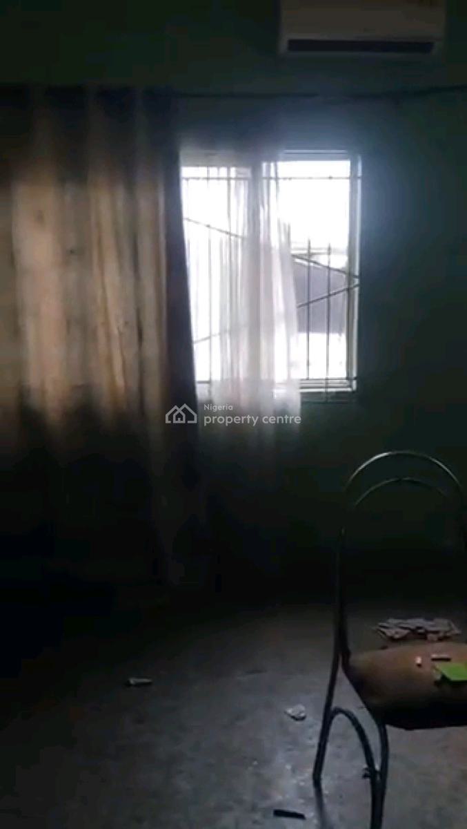 Decent Spacious 3 Bedroom Ground Floor Not En-suite 2 Toilet, Gbagada, Lagos, Flat / Apartment for Rent