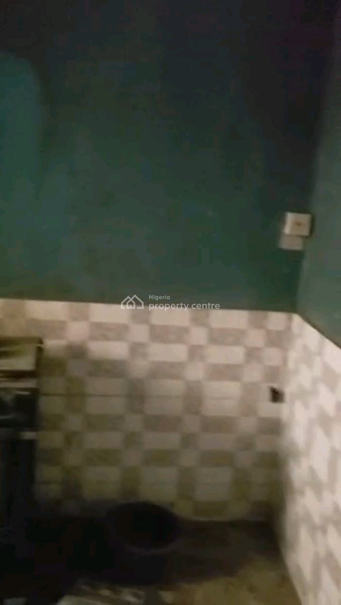 Decent Spacious 3 Bedroom Ground Floor Not En-suite 2 Toilet, Gbagada, Lagos, Flat / Apartment for Rent