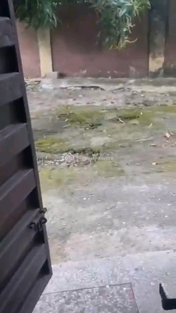 Decent Spacious 3 Bedroom Ground Floor Not En-suite 2 Toilet, Gbagada, Lagos, Flat / Apartment for Rent