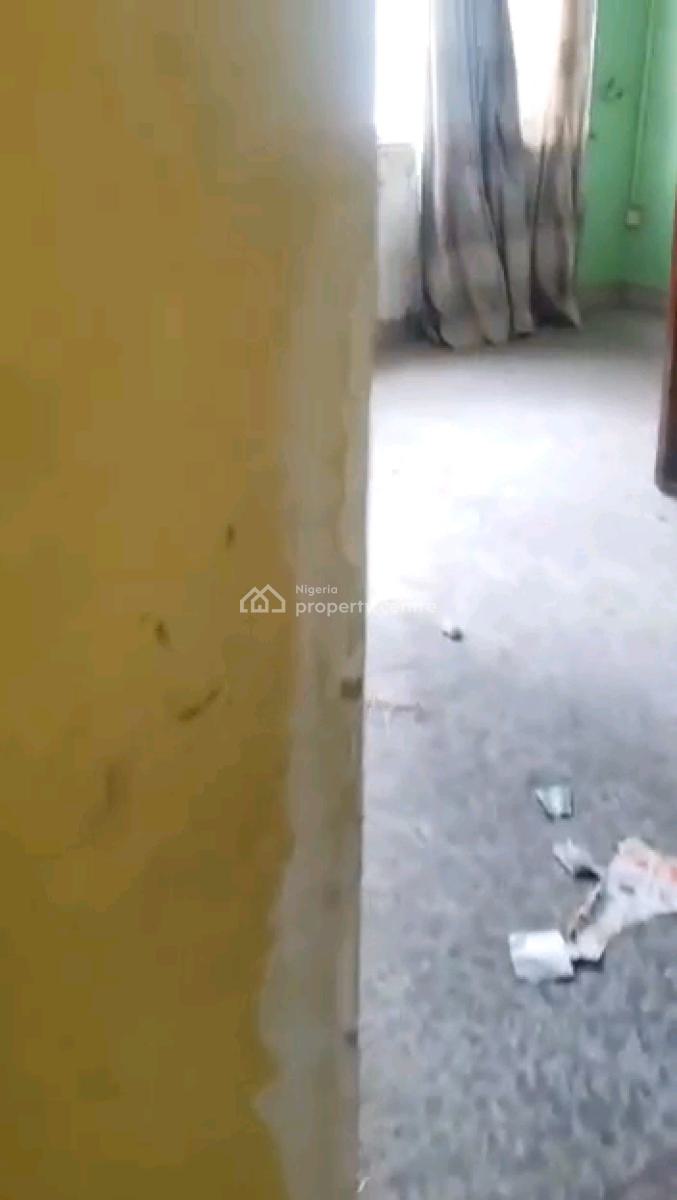 Decent Spacious 3 Bedroom Ground Floor Not En-suite 2 Toilet, Gbagada, Lagos, Flat / Apartment for Rent