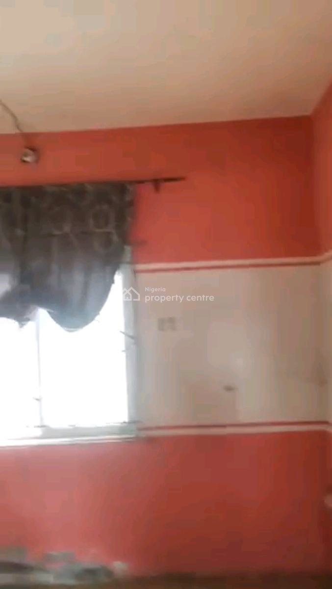 Decent Spacious 3 Bedroom Ground Floor Not En-suite 2toilet, Gbagada, Lagos, Flat / Apartment for Rent