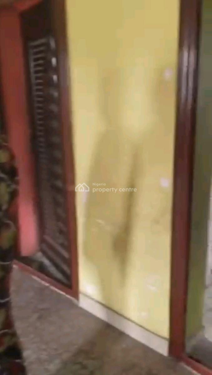 Decent Spacious 3 Bedroom Ground Floor Not En-suite 2toilet, Gbagada, Lagos, Flat / Apartment for Rent