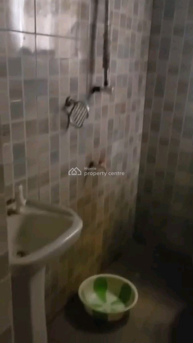 Decent Spacious 3 Bedroom Ground Floor Not En-suite 2toilet, Gbagada, Lagos, Flat / Apartment for Rent