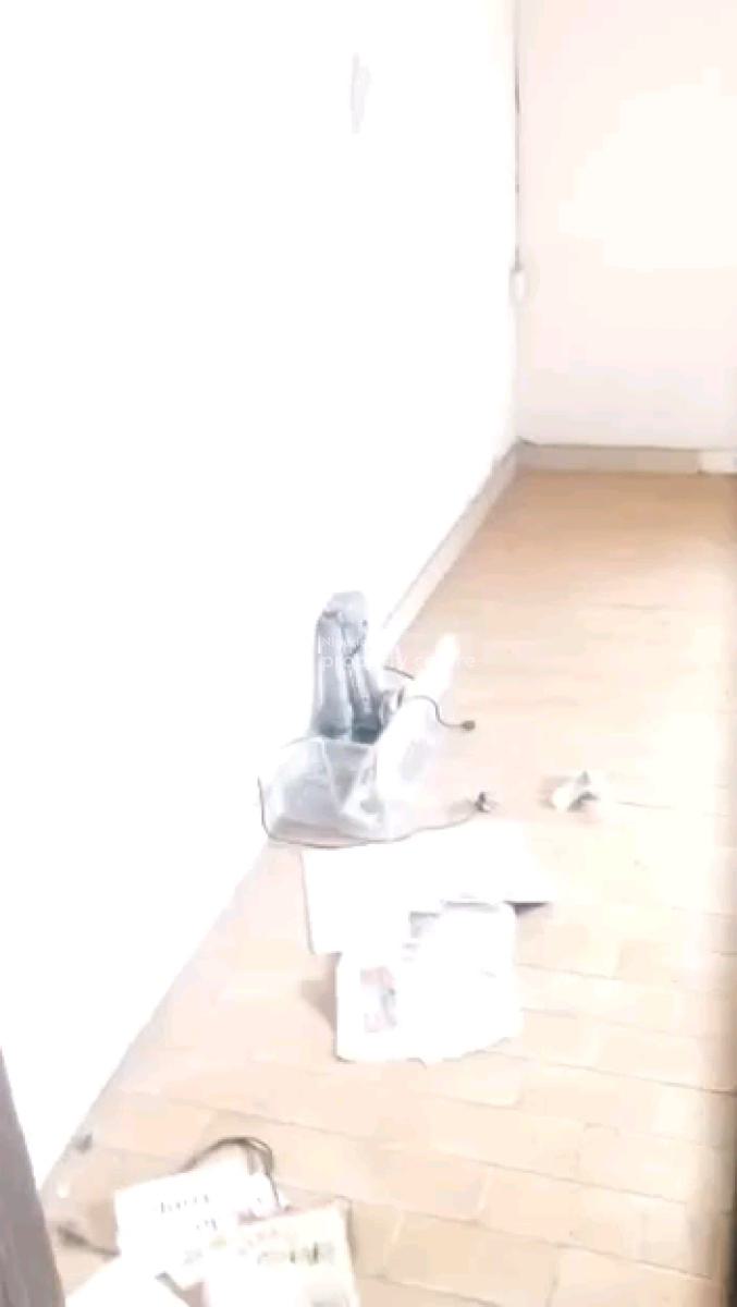 Decent Spacious 3 Bedroom Ground Floor Not En-suite 2toilet, Gbagada, Lagos, Flat / Apartment for Rent