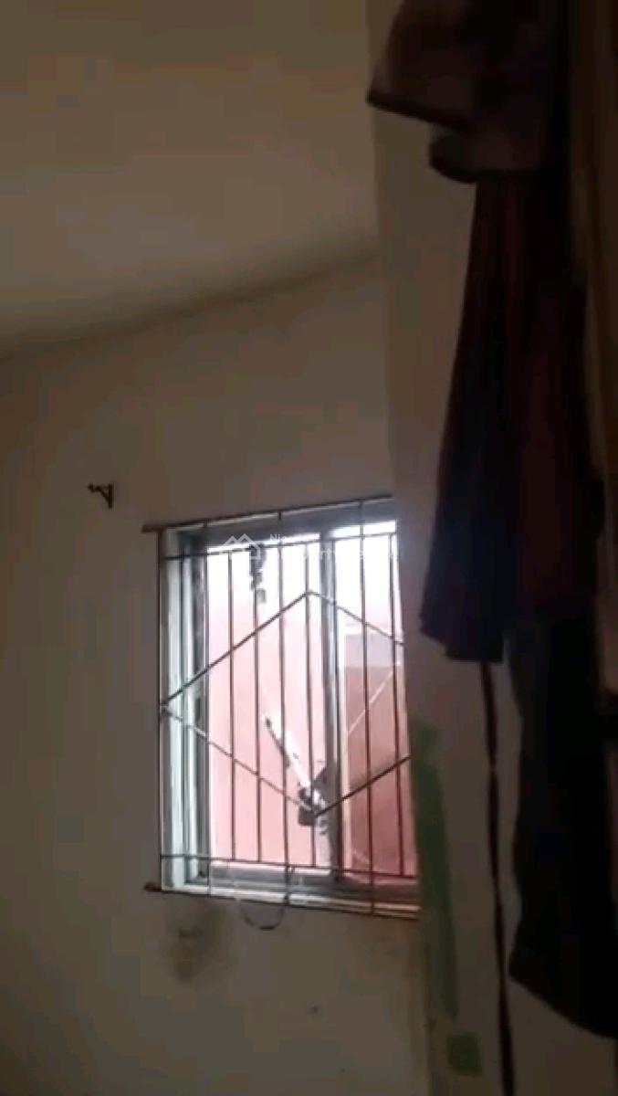 Decent Spacious 3 Bedroom Ground Floor Not En-suite 2toilet, Gbagada, Lagos, Flat / Apartment for Rent