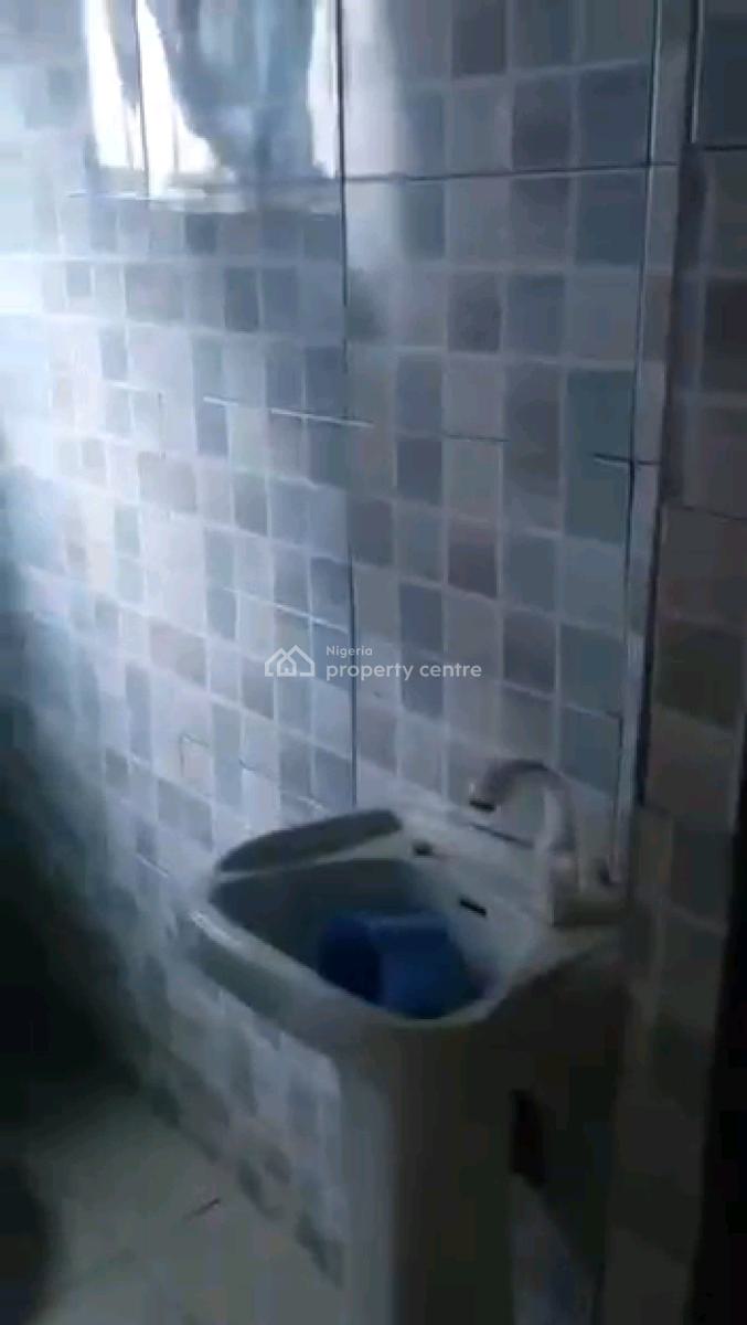 Decent Spacious 3 Bedroom Ground Floor Not En-suite 2toilet, Gbagada, Lagos, Flat / Apartment for Rent