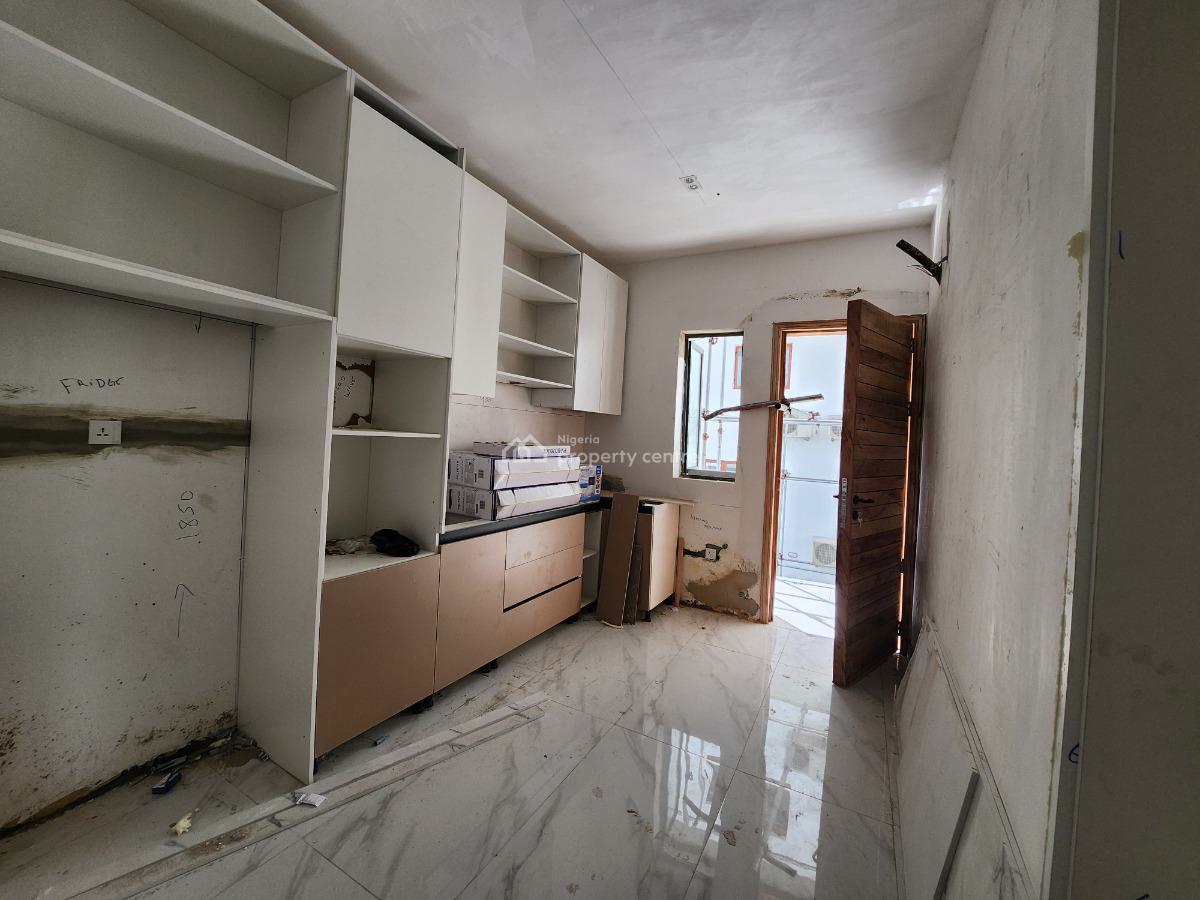 Luxury 2 Bedroom Apartment with Swimming Pool and Ac, Lekki Phase 1 Right, Lekki, Lagos, Block of Flats for Sale