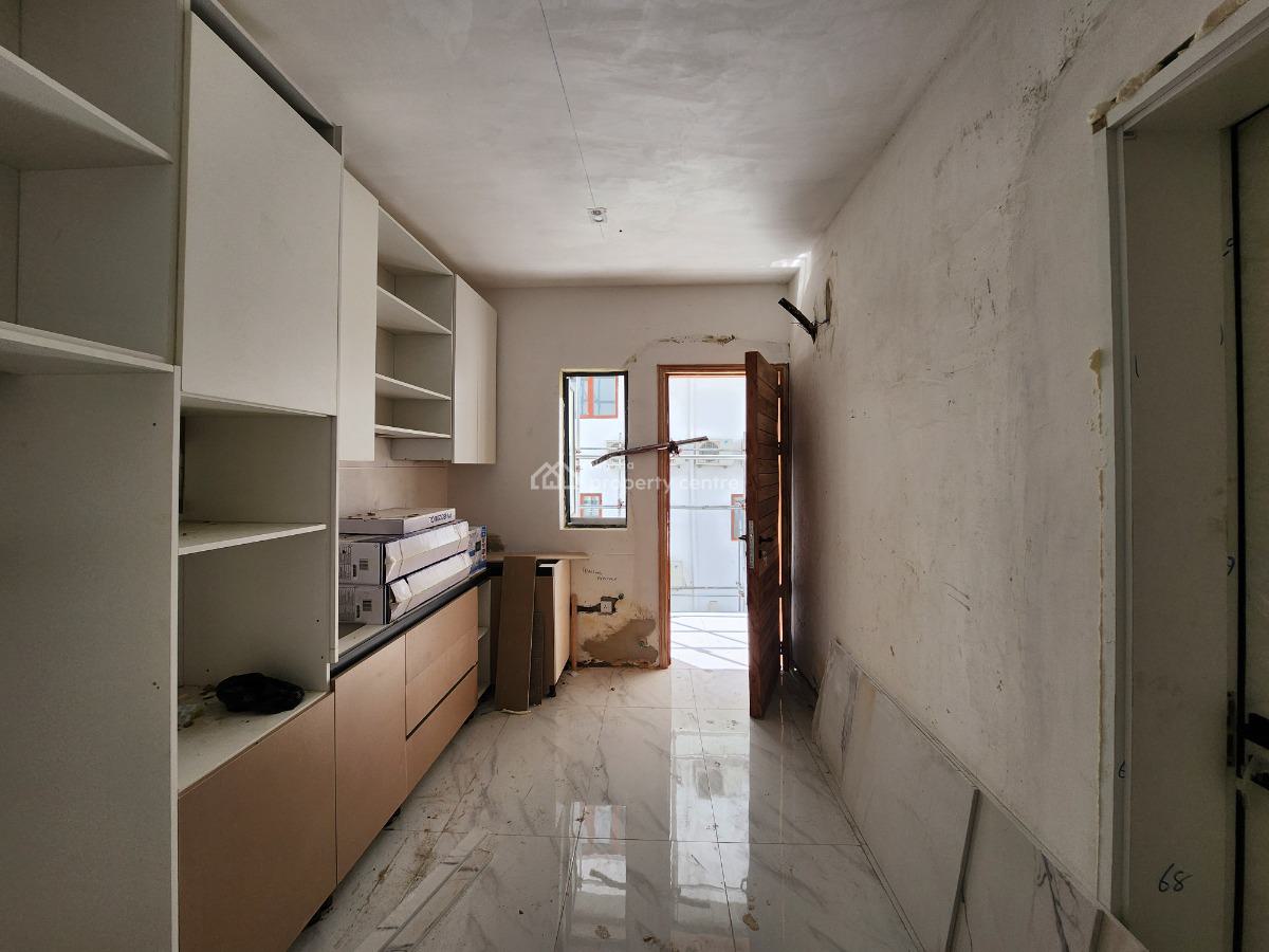 Luxury 2 Bedroom Apartment with Swimming Pool and Ac, Lekki Phase 1 Right, Lekki, Lagos, Block of Flats for Sale