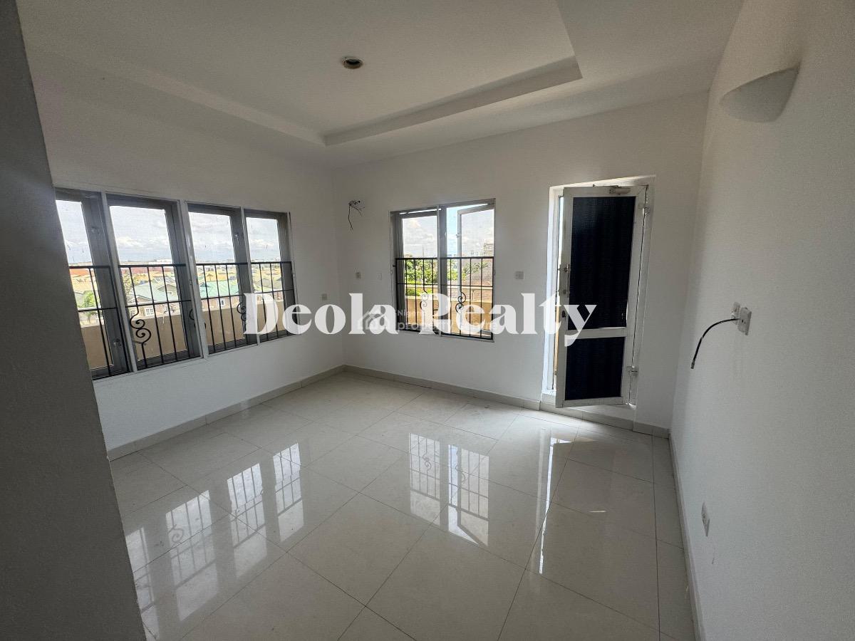 an Executive 3 Bedroom Penthouses with Bq, Pool, Lekki Phase 1, Lekki, Lagos, Flat / Apartment for Rent