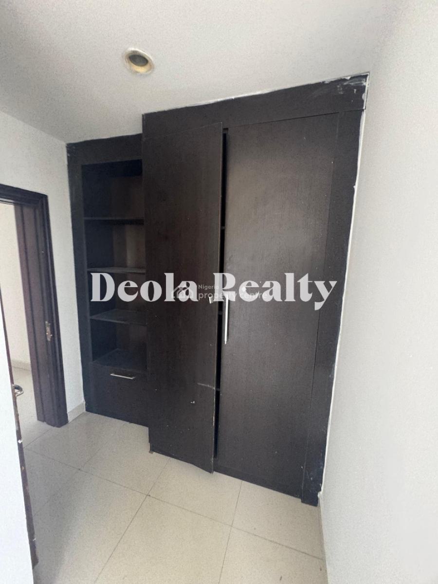 an Executive 3 Bedroom Penthouses with Bq, Pool, Lekki Phase 1, Lekki, Lagos, Flat / Apartment for Rent