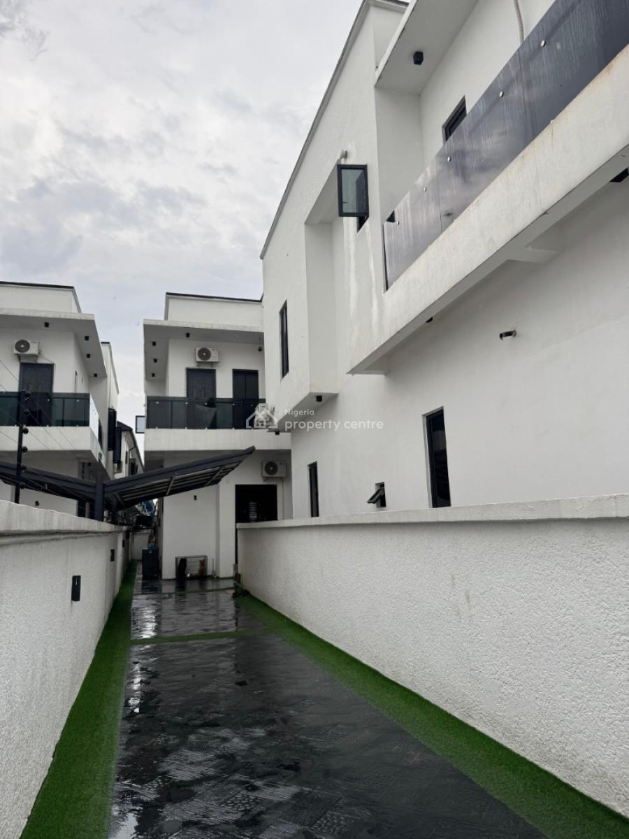 Well Maintained Unfurnished 4 Bedroom Semi  Detached Duplex, Vgc, Lekki, Lagos, Semi-detached Duplex for Sale
