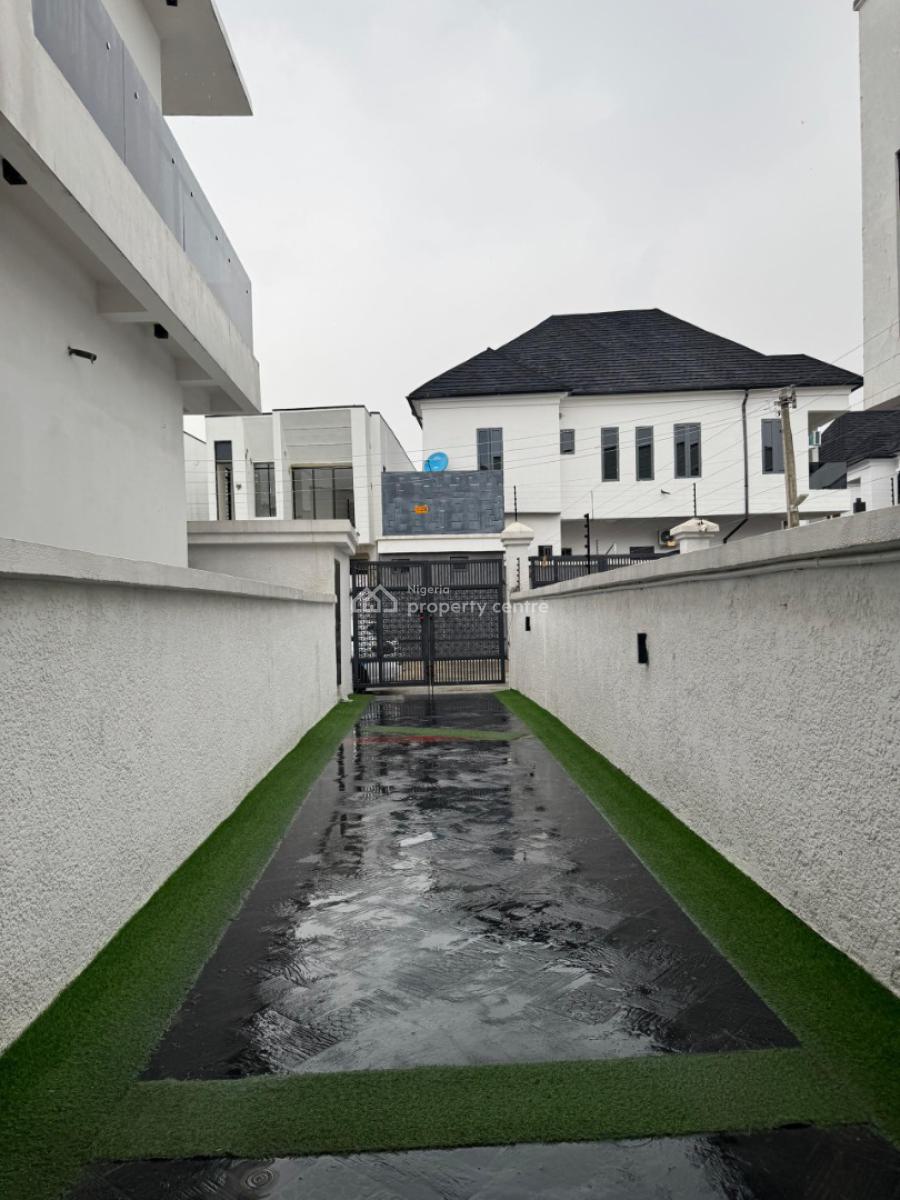 Well Maintained Unfurnished 4 Bedroom Semi  Detached Duplex, Vgc, Lekki, Lagos, Semi-detached Duplex for Sale