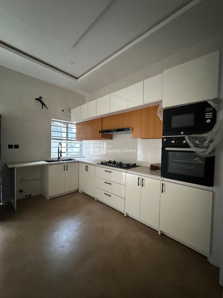 Luxury 4 Bedroom Terrace Triplex + Gym, Mobil Road, Lekki, Lagos, Terraced Duplex for Rent