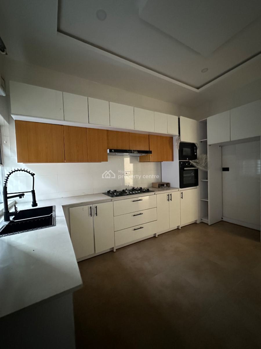 Luxury 4 Bedroom Terrace Triplex + Gym, Mobil Road, Lekki, Lagos, Terraced Duplex for Rent