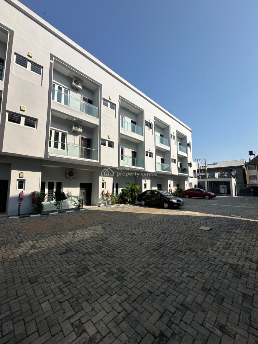 Luxury 4 Bedroom Terrace Triplex + Gym, Mobil Road, Lekki, Lagos, Terraced Duplex for Rent