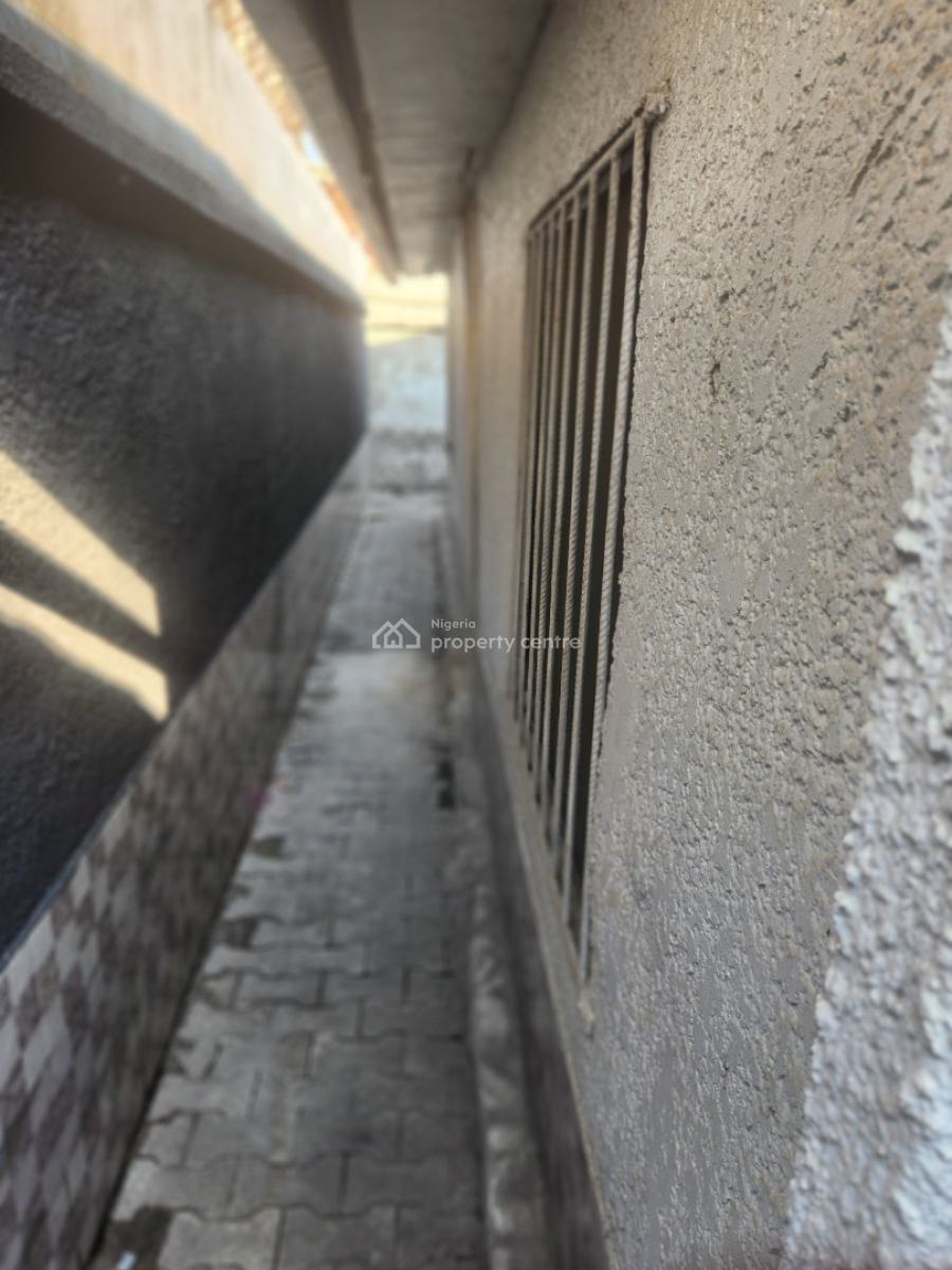 1 Bedroom Self Contain, Daniyan Natalia, Lekki Phase 1, Lekki, Lagos, Self Contain (single Rooms) for Rent