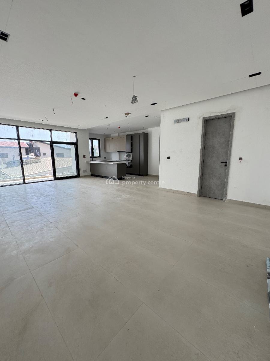 Massive 2 Bedroom Apartment with Rooftop Lounge & Rooftop Pool, Lekki Phase 1, Lekki, Lagos, Flat / Apartment for Sale